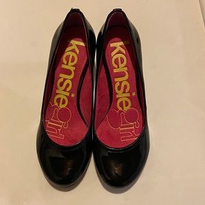 Kensie Girl Black Patent Leather Pumps, Size 5.5B